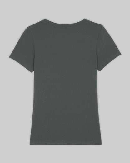 EINHORST® Organic Shirt tailliert in "Anthracite" mit dem Motiv "queer Regenbogen" in der Kombination schwarzer Regenbogen mit schwarzer Schrift, Bild von Shirt von hinten